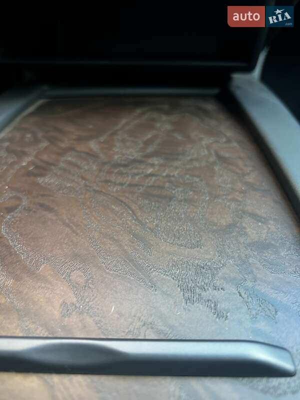 Ліфтбек Tesla Model S 2019 в Одесі