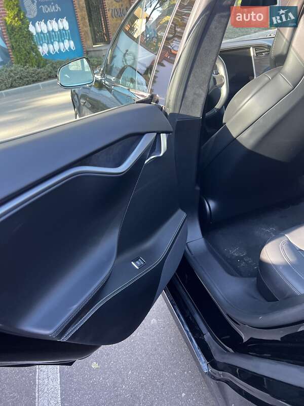 Ліфтбек Tesla Model S 2019 в Одесі