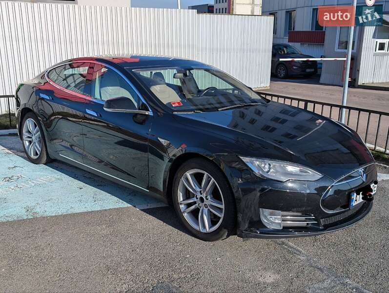 Лифтбек Tesla Model S 2013 в Киеве