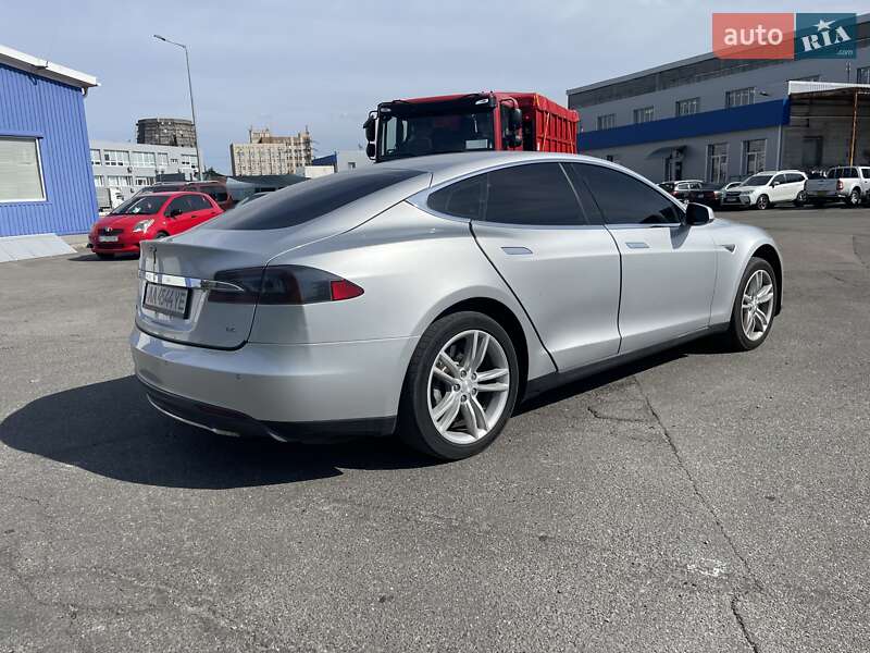 Ліфтбек Tesla Model S 2013 в Києві фото 24 Ліфтбек Tesla Model S 2013 в Києві