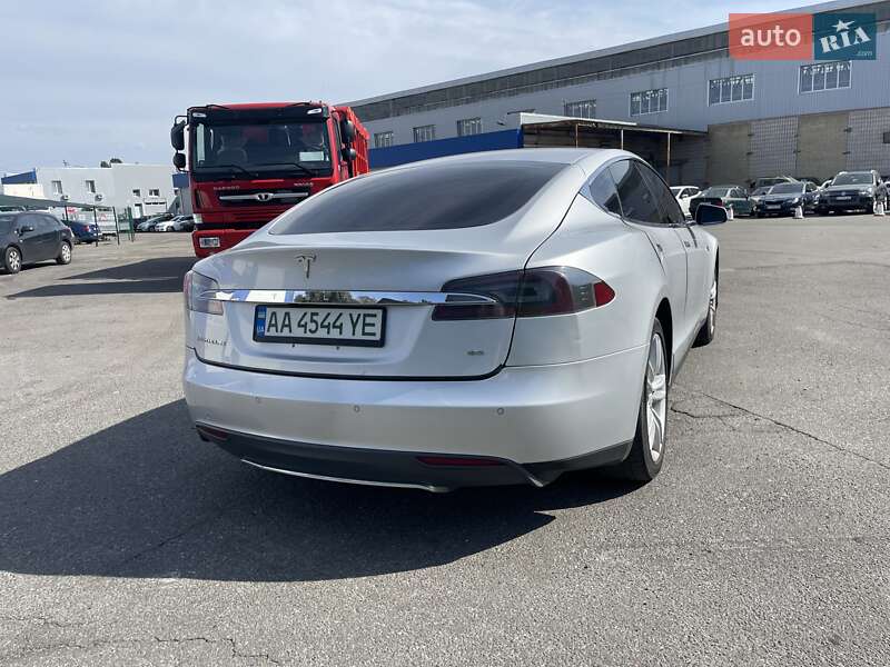 Ліфтбек Tesla Model S 2013 в Києві фото 26 Ліфтбек Tesla Model S 2013 в Києві