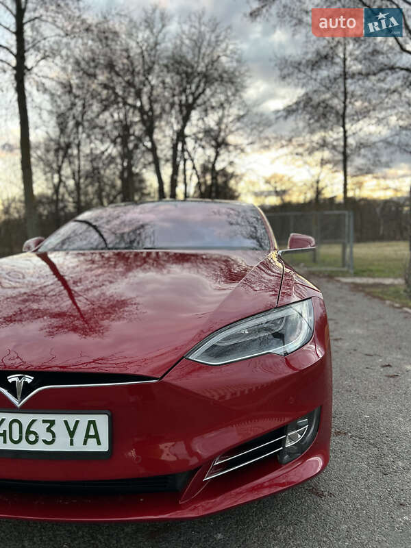 Ліфтбек Tesla Model S 2017 в Тернополі фото 3 Ліфтбек Tesla Model S 2017 в Тернополі