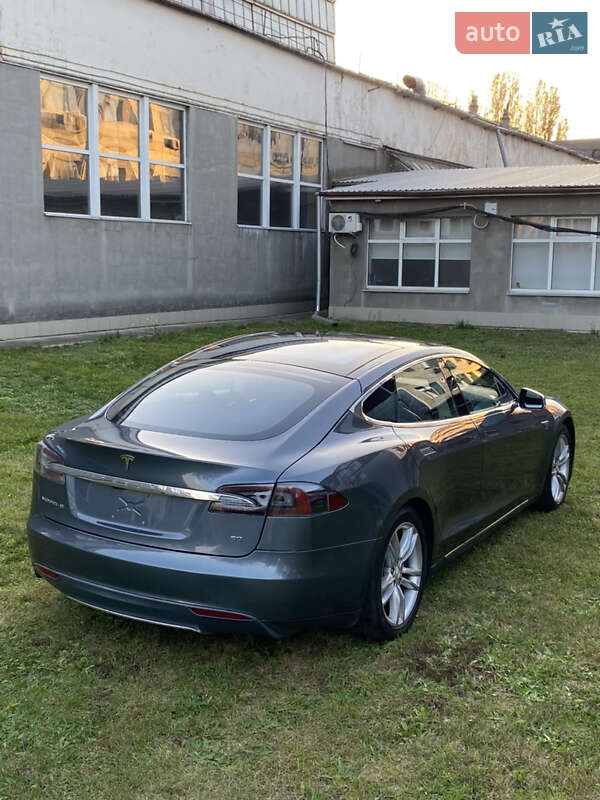 Ліфтбек Tesla Model S 2013 в Борисполі фото 12 Ліфтбек Tesla Model S 2013 в Борисполі