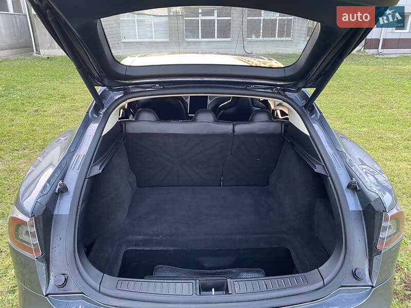Ліфтбек Tesla Model S 2013 в Борисполі фото 20 Ліфтбек Tesla Model S 2013 в Борисполі