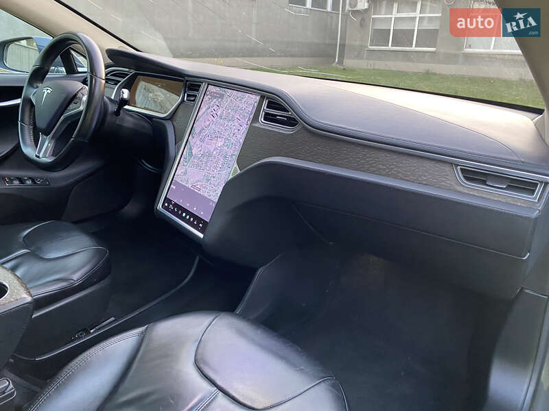 Ліфтбек Tesla Model S 2013 в Борисполі фото 25 Ліфтбек Tesla Model S 2013 в Борисполі