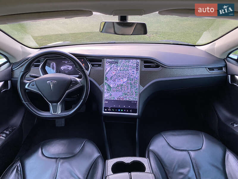 Ліфтбек Tesla Model S 2013 в Борисполі фото 32 Ліфтбек Tesla Model S 2013 в Борисполі