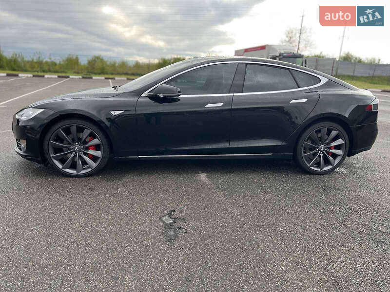 Лифтбек Tesla Model S 2015 в Ровно фото 24 Лифтбек Tesla Model S 2015 в Ровно