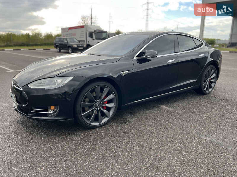 Лифтбек Tesla Model S 2015 в Ровно фото 41 Лифтбек Tesla Model S 2015 в Ровно