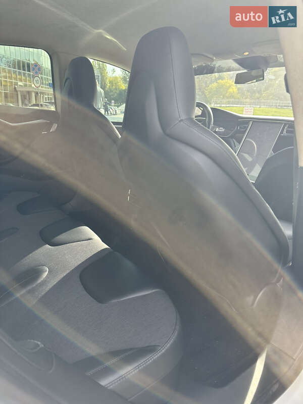 Лифтбек Tesla Model S 2016 в Одессе
