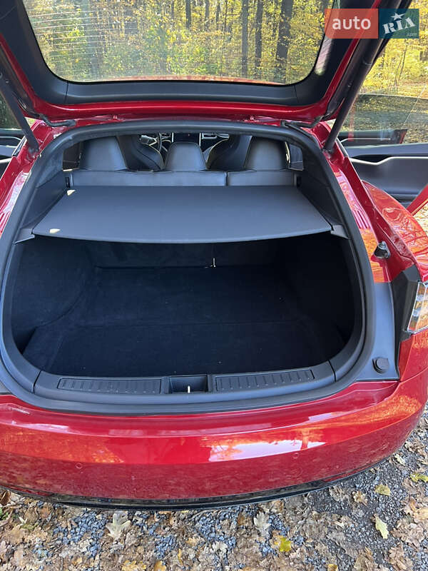 Ліфтбек Tesla Model S 2017 в Вінниці