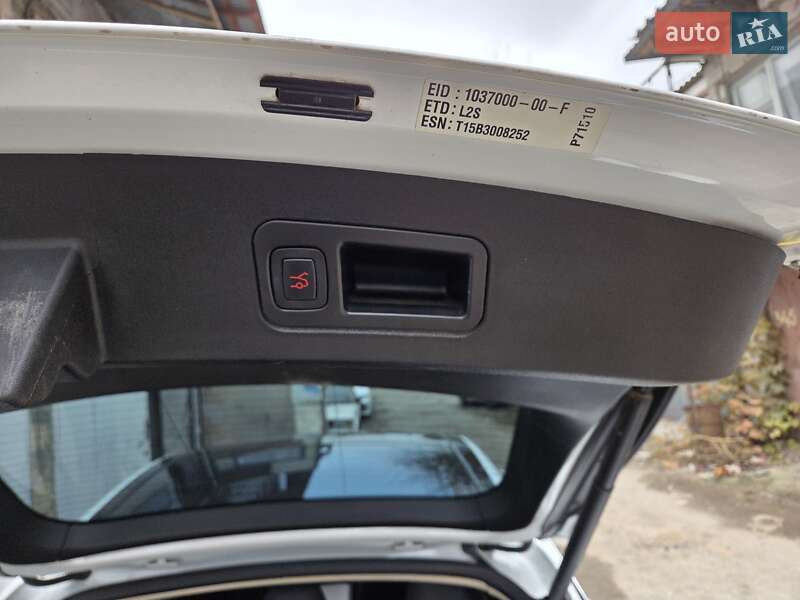 Лифтбек Tesla Model S 2015 в Одессе фото 15 Лифтбек Tesla Model S 2015 в Одессе