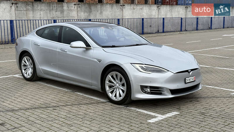 Ліфтбек Tesla Model S 2017 в Тернополі