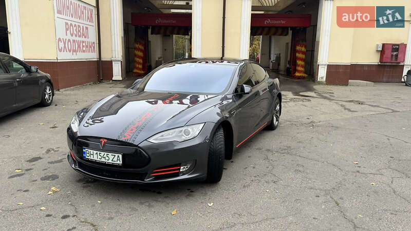 Ліфтбек Tesla Model S 2015 в Одесі фото 35 Ліфтбек Tesla Model S 2015 в Одесі