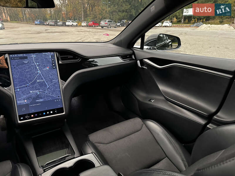 Ліфтбек Tesla Model S 2018 в Львові фото 29 Ліфтбек Tesla Model S 2018 в Львові