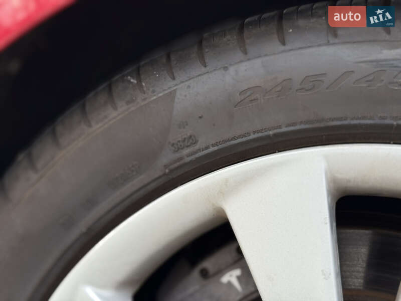 Ліфтбек Tesla Model S 2013 в Луцьку фото 40 Ліфтбек Tesla Model S 2013 в Луцьку