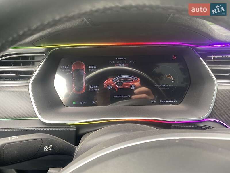 Лифтбек Tesla Model S 2016 в Житомире