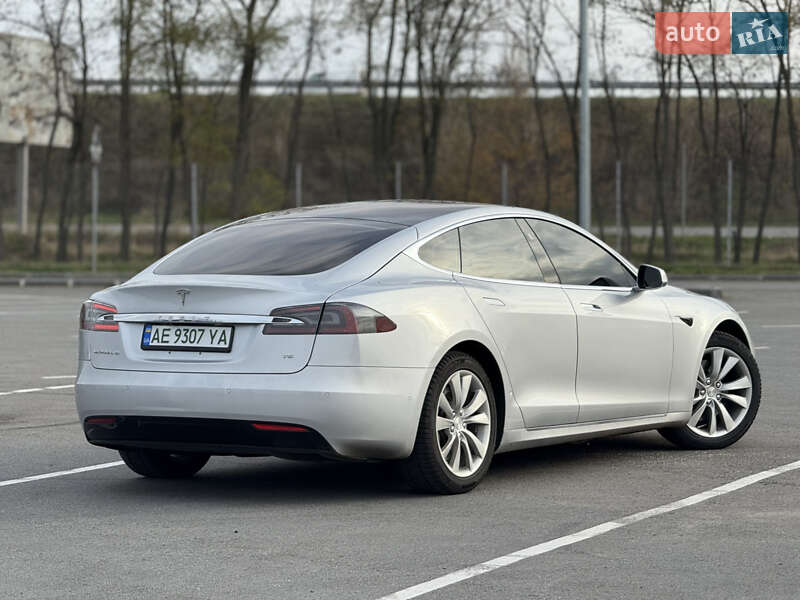 Ліфтбек Tesla Model S 2017 в Кам'янському фото 10 Ліфтбек Tesla Model S 2017 в Кам'янському