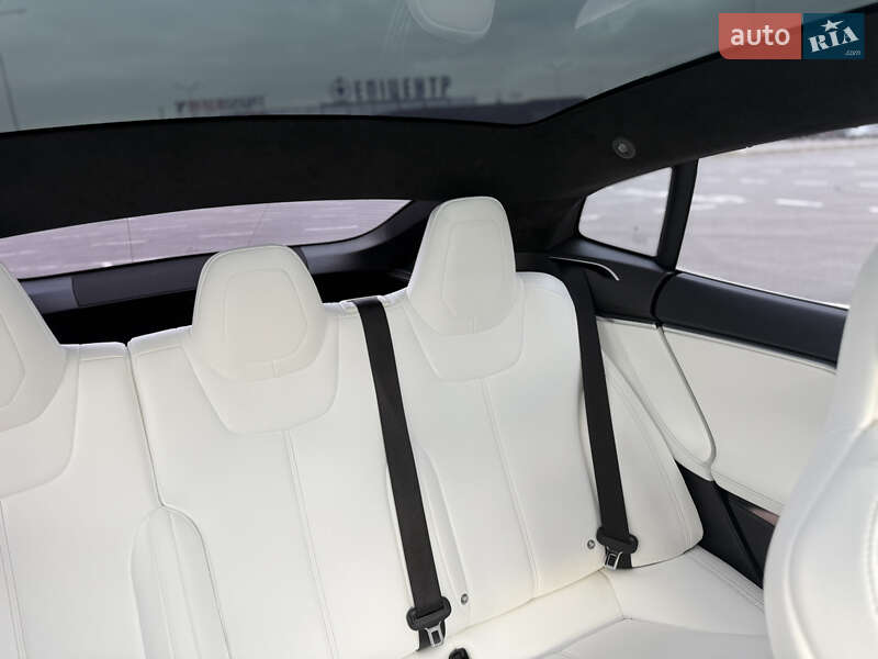 Ліфтбек Tesla Model S 2017 в Кам'янському фото 36 Ліфтбек Tesla Model S 2017 в Кам'янському