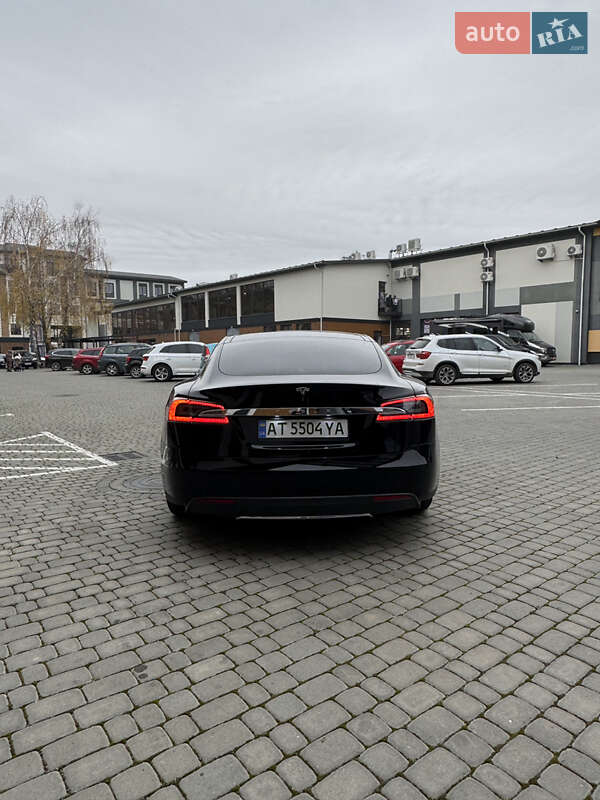 Ліфтбек Tesla Model S 2015 в Коломиї