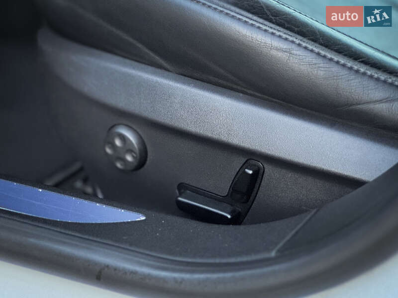 Лифтбек Tesla Model S 2015 в Дрогобыче