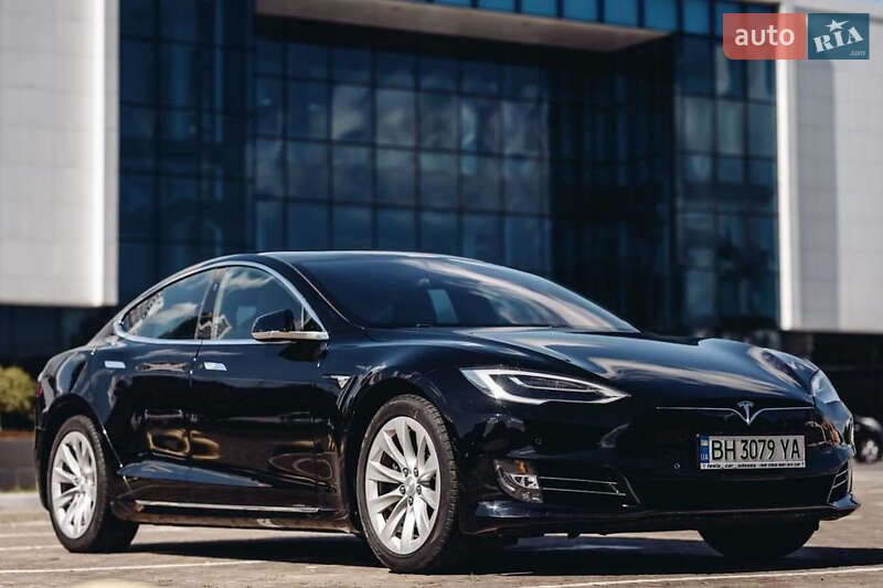Tesla Model S 2018