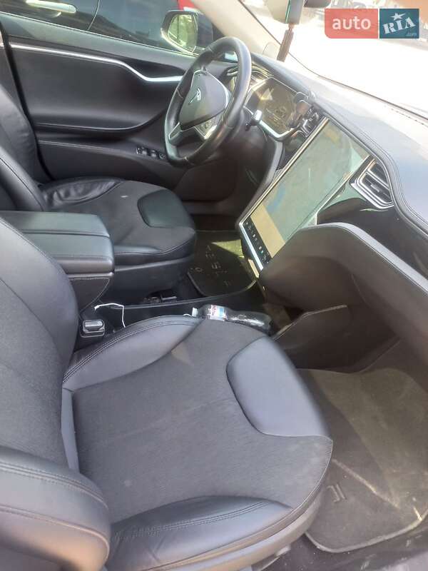 Лифтбек Tesla Model S 2014 в Киеве