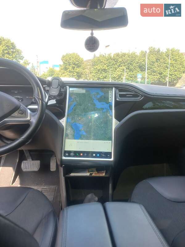 Лифтбек Tesla Model S 2014 в Киеве
