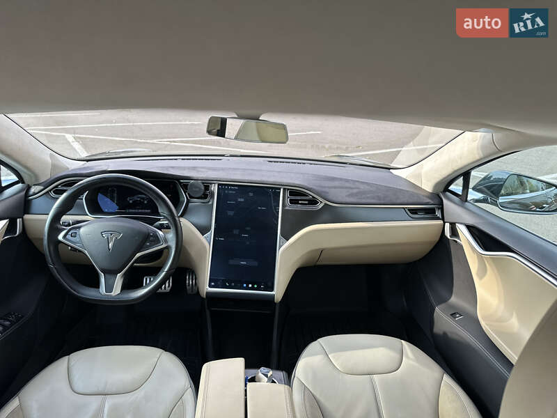 Ліфтбек Tesla Model S 2015 в Одесі