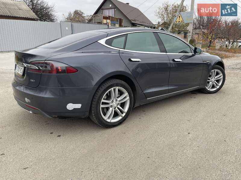 Лифтбек Tesla Model S 2015 в Харькове