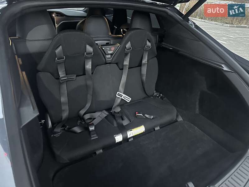 Лифтбек Tesla Model S 2018 в Киеве