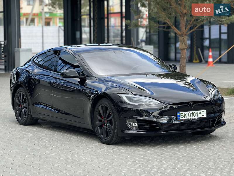 Ліфтбек Tesla Model S 2018 в Рівному фото 20 Ліфтбек Tesla Model S 2018 в Рівному