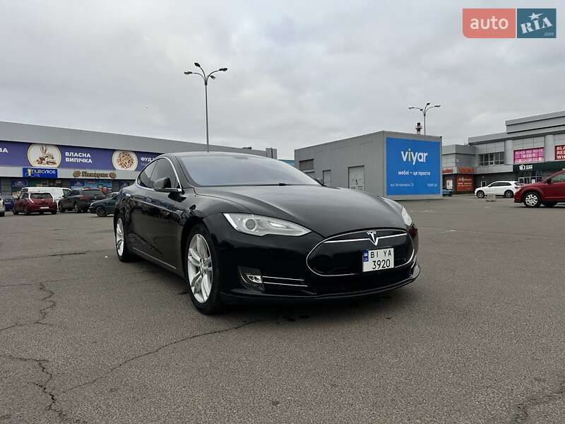 Tesla Model S 2014