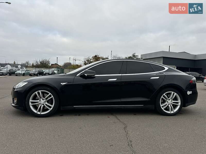 Ліфтбек Tesla Model S 2014 в Полтаві