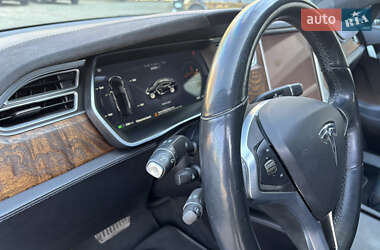 Лифтбек Tesla Model S 2017 в Черновцах