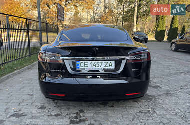 Лифтбек Tesla Model S 2017 в Черновцах