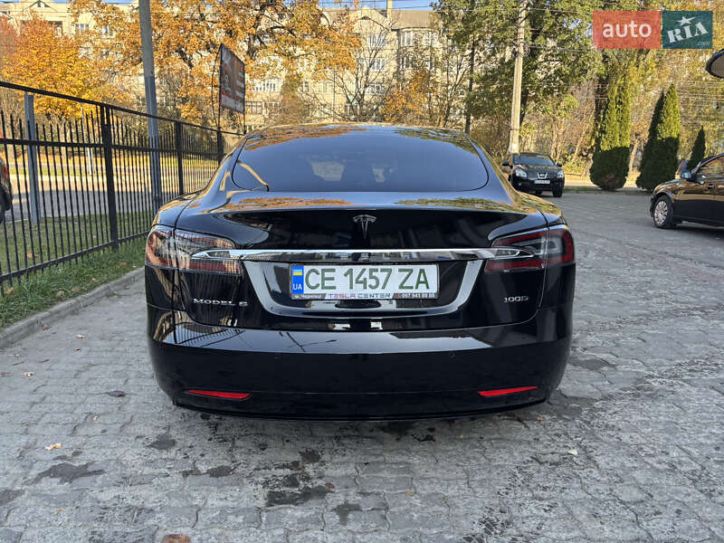 Лифтбек Tesla Model S 2017 в Черновцах
