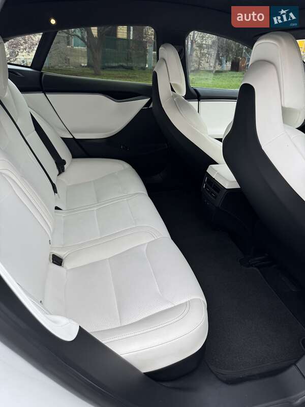 Ліфтбек Tesla Model S 2019 в Миколаєві