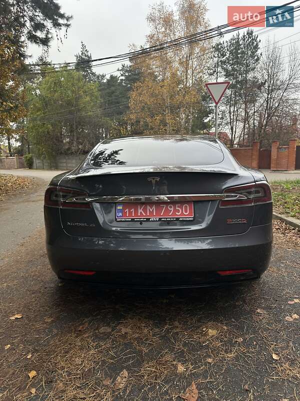 Лифтбек Tesla Model S 2018 в Киеве