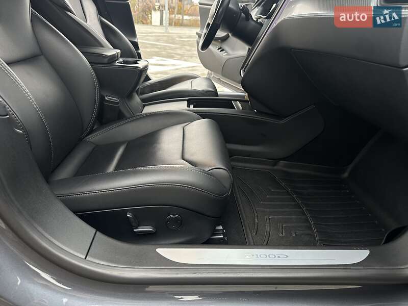 Лифтбек Tesla Model S 2018 в Киеве