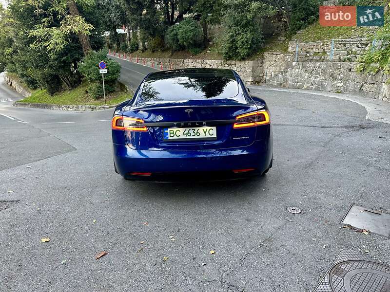 Ліфтбек Tesla Model S 2020 в Ужгороді