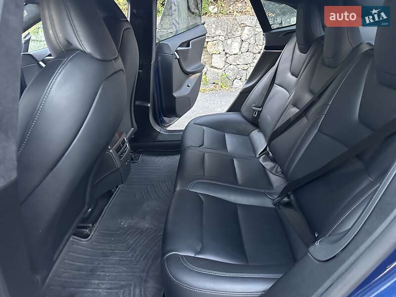 Ліфтбек Tesla Model S 2020 в Ужгороді