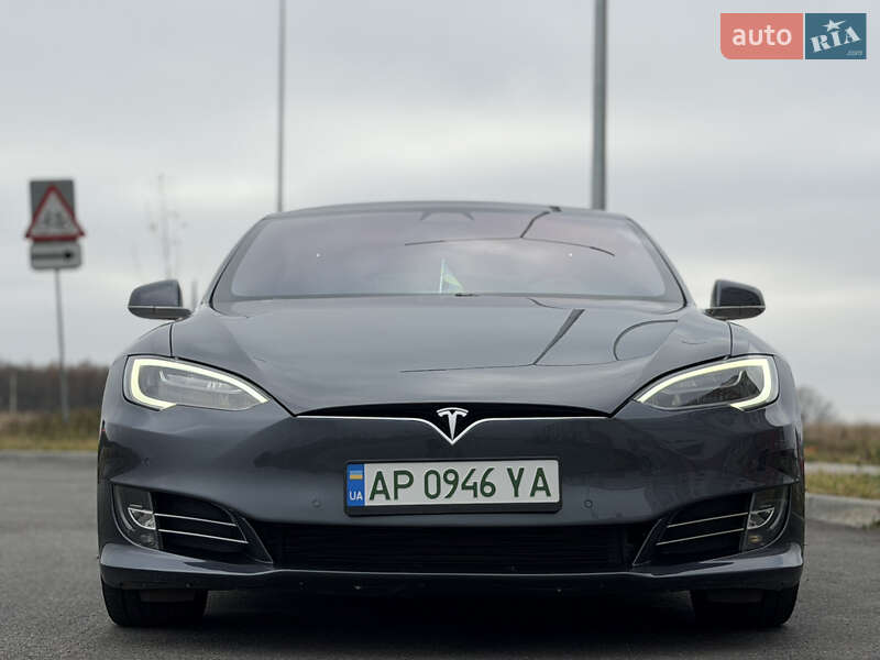 Лифтбек Tesla Model S 2018 в Виннице