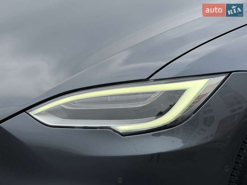 Лифтбек Tesla Model S 2018 в Виннице