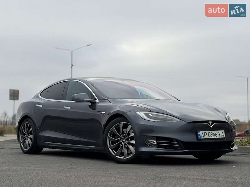 Лифтбек Tesla Model S 2018 в Виннице
