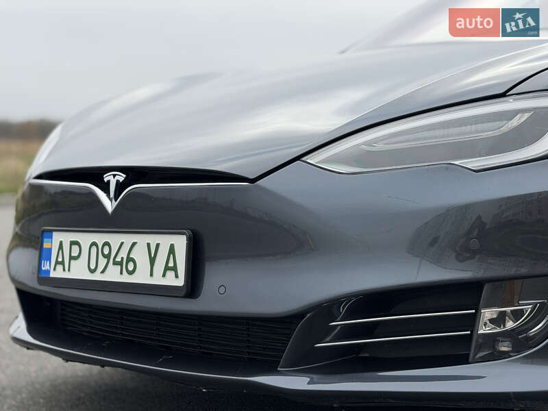 Лифтбек Tesla Model S 2018 в Виннице