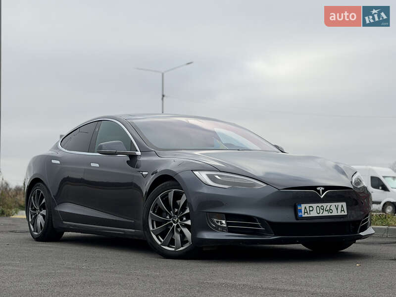 Лифтбек Tesla Model S 2018 в Виннице