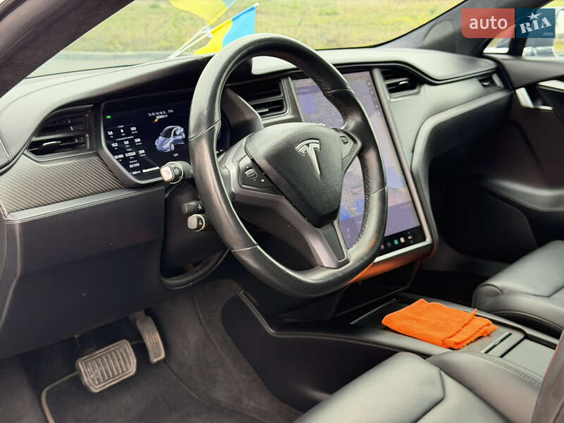 Лифтбек Tesla Model S 2018 в Виннице