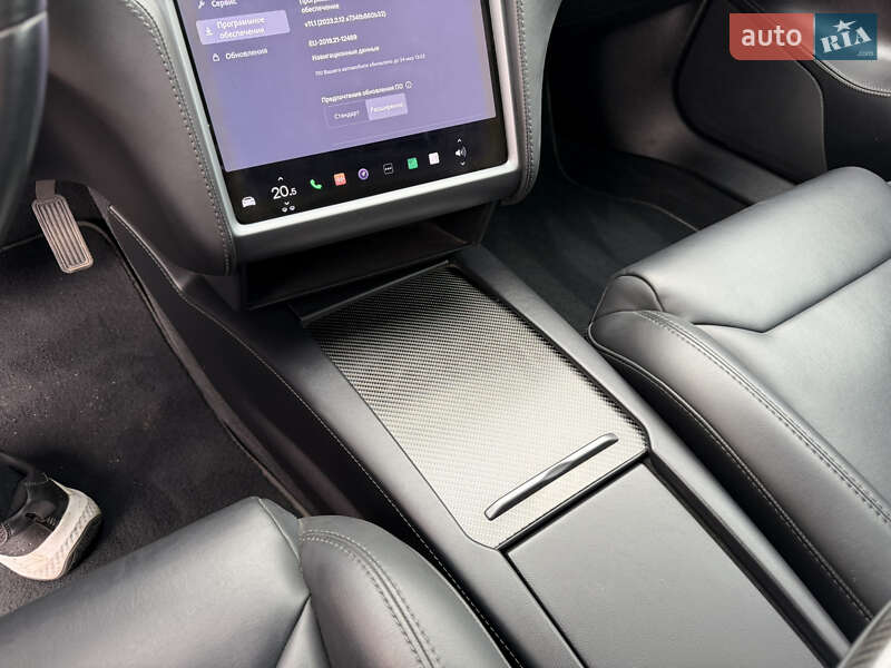 Лифтбек Tesla Model S 2018 в Виннице