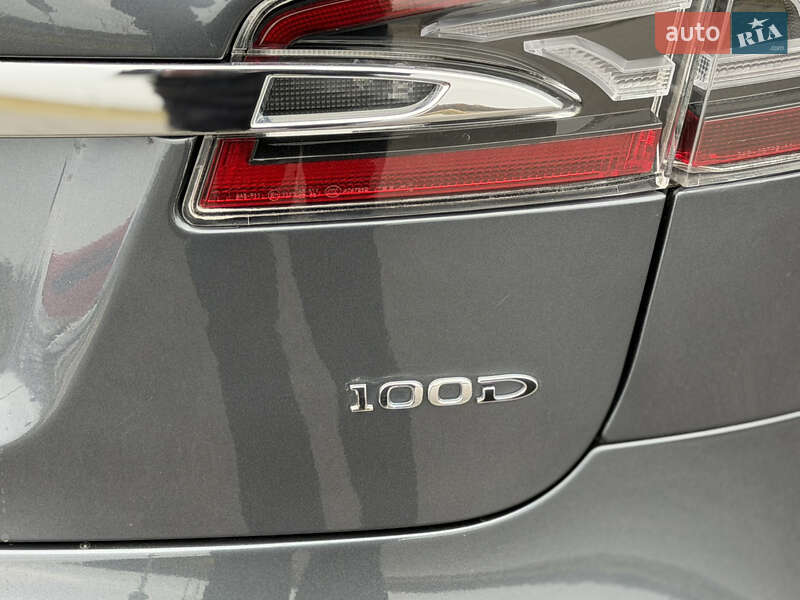 Лифтбек Tesla Model S 2018 в Виннице