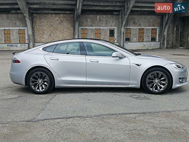 Ліфтбек Tesla Model S 2018 в Івано-Франківську фото 18 Ліфтбек Tesla Model S 2018 в Івано-Франківську